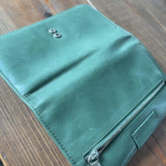 Hobo International Vintage Collection Danette Wallet Wristlet Moss Sage Green - Picture 6 of 8